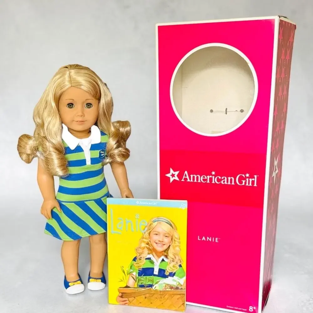 American Girl of the Year Lanie Holland in Box with Nature Outfit